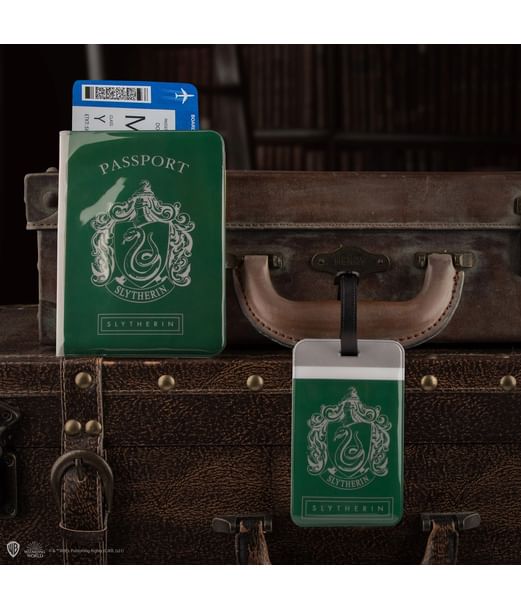 Slytherin bagagemærke og pascover