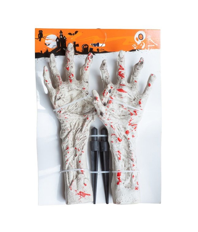 Zombie arme på spyd.