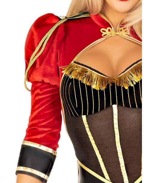 Circus diva ringmaster S