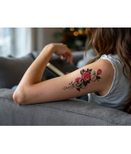 Slange og rose tatoveringer