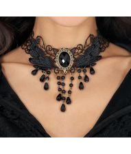 Choker med blade og sorte sten