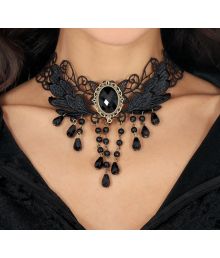 Choker med blade og sorte sten