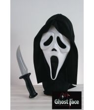 Ghost face maske og kniv 