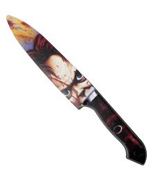 Kniv med en läskig docka